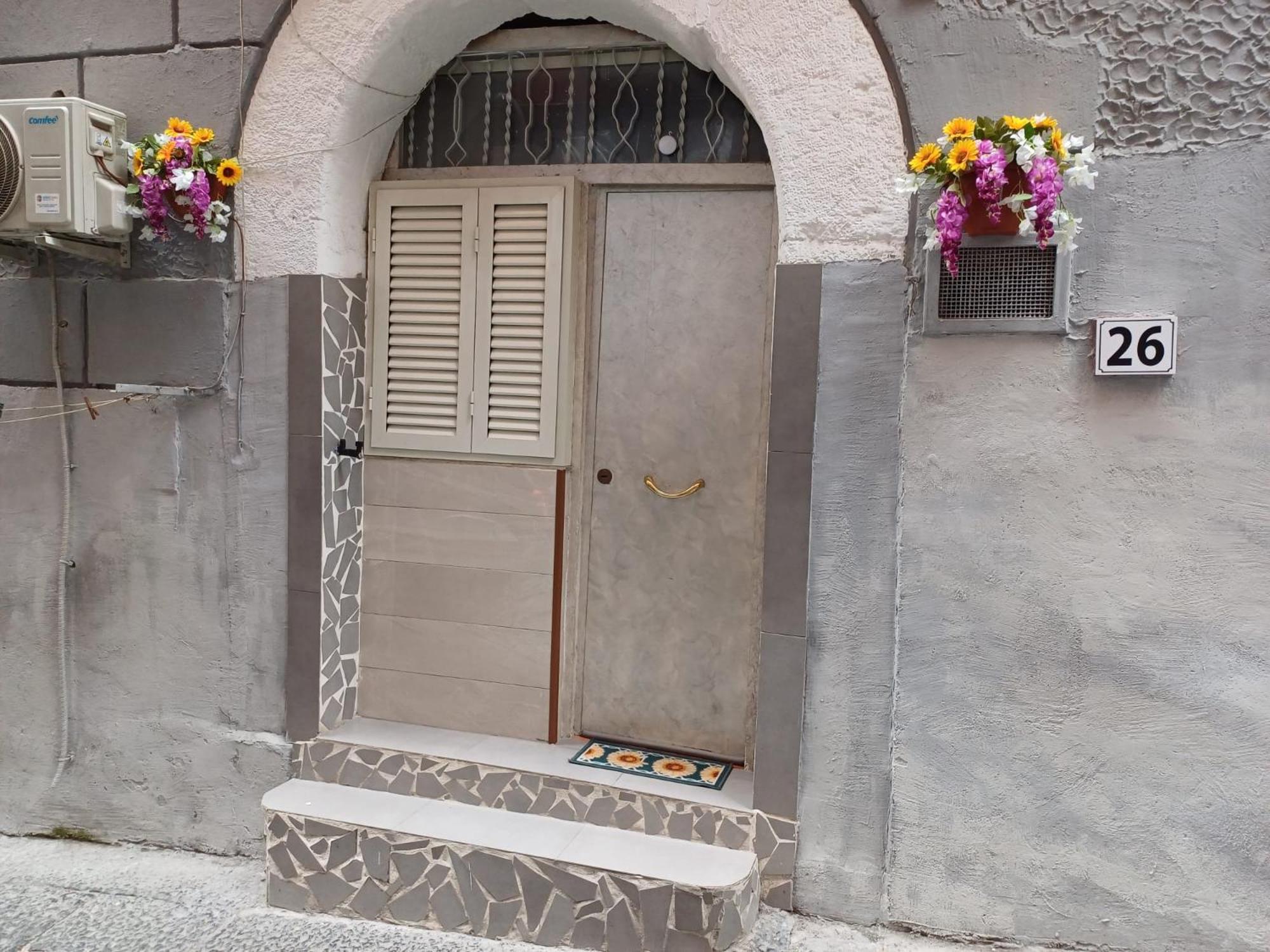 La Casetta Di Ciacione Naples Exterior photo